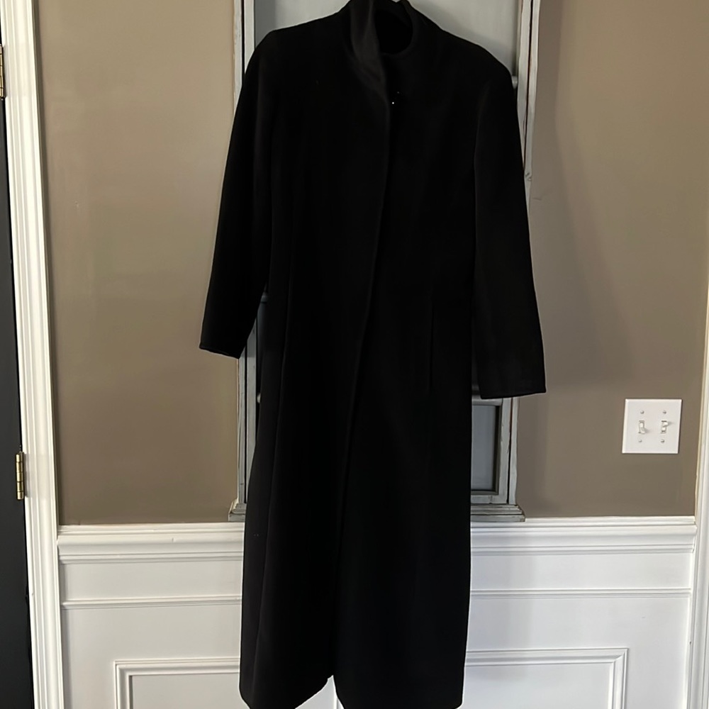 Cinzia Rocca due Black Coat